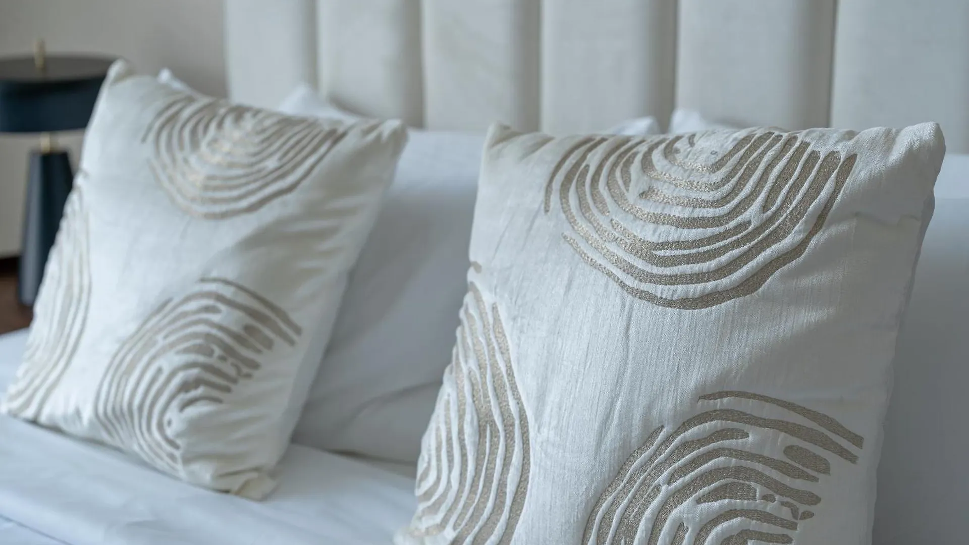 Nasma - Sky-High Chic Luxe 1-Br In Downtown Dubai Daire