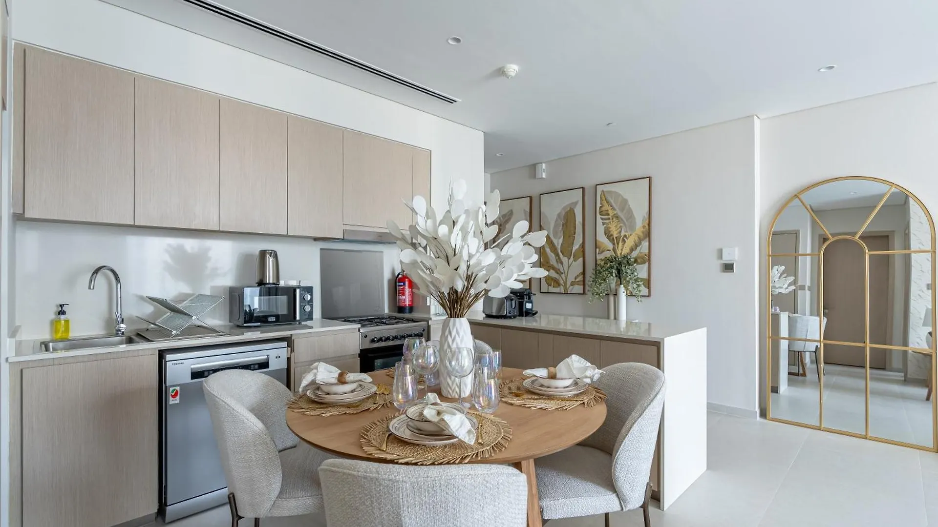 Nasma - Sky-High Chic Luxe 1-Br In Downtown Dubai Apartment