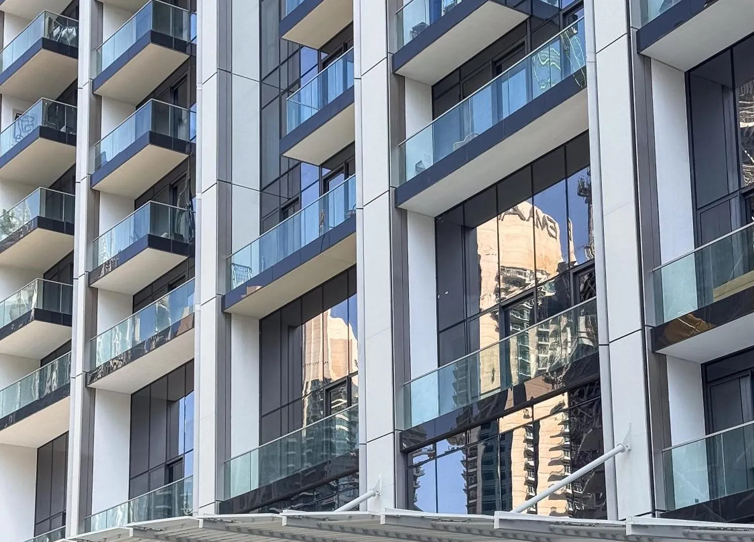 Nasma - Sky-High Chic Luxe 1-Br In Downtown Dubai Apartment